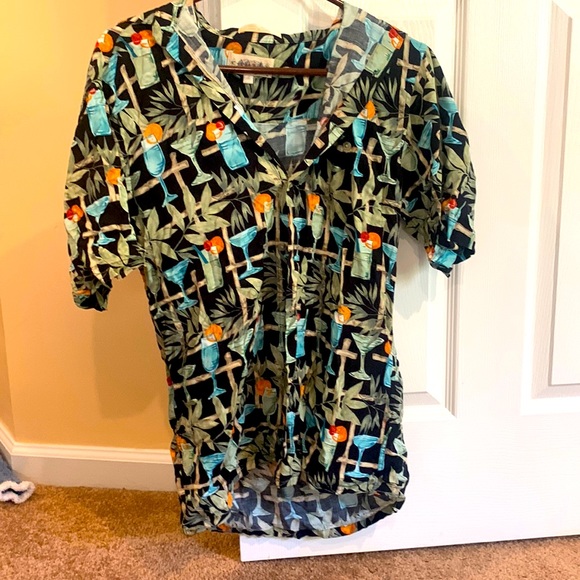 Men’s small Hawaiian shirt - Picture 1 of 2